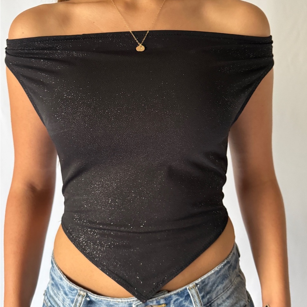 Chic Black Off-Shoulder